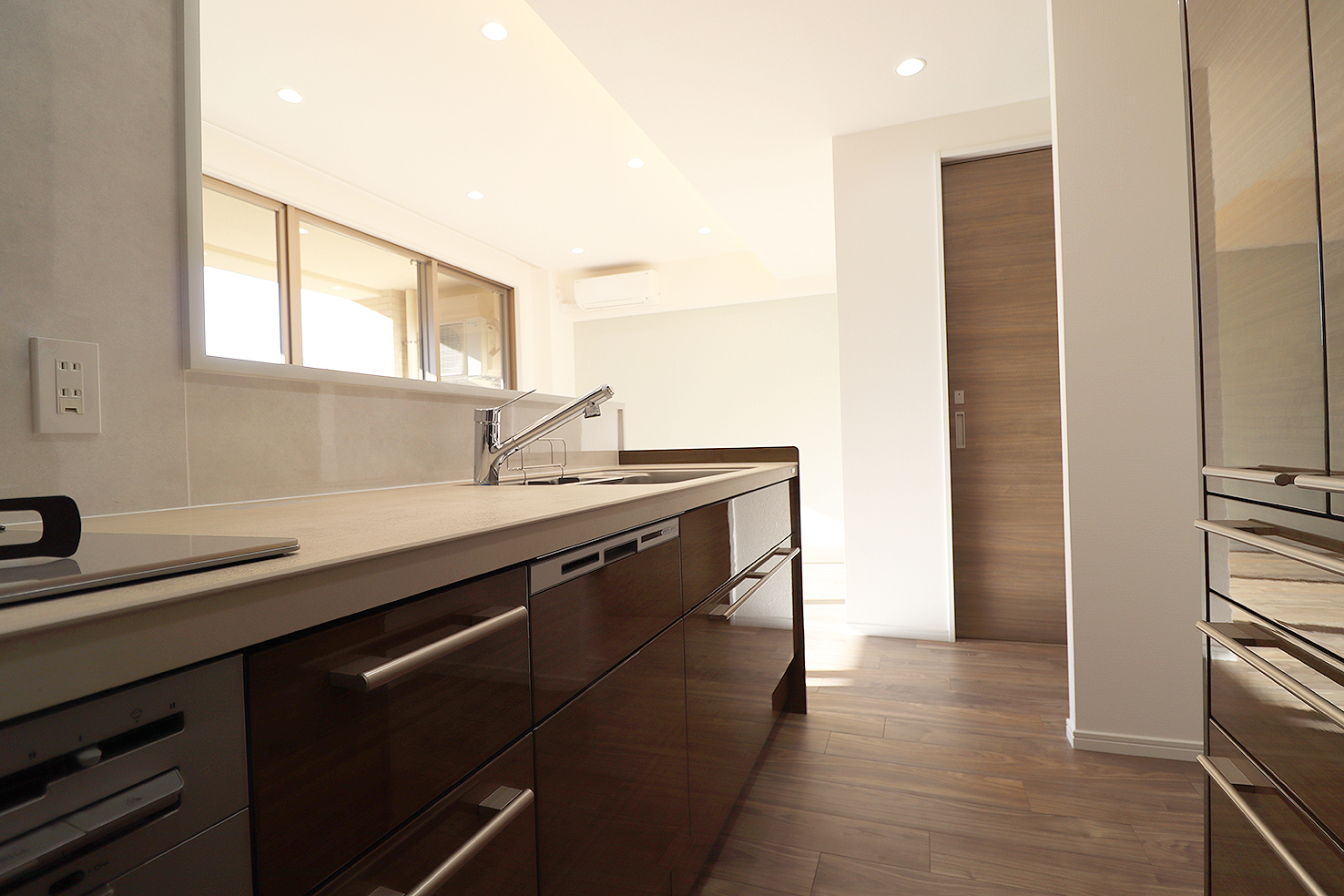 セミオープンのI型キッチン