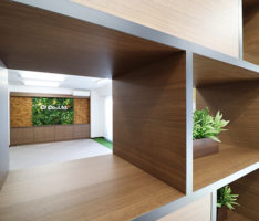 視線をセーブしたり遊び心を入れたり