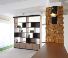 光を遮らない什器